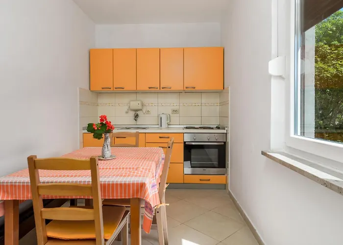 Apartment 3 Bedroom In *
