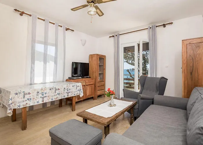 3 Bedroom In * Cres