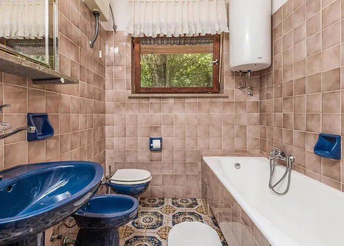 3 Bedroom In Cres
