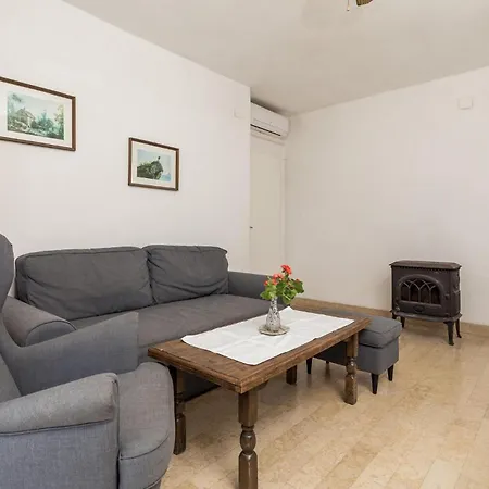 3 Bedroom In Apartment