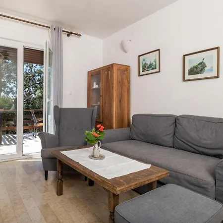 Apartment 3 Bedroom Front In