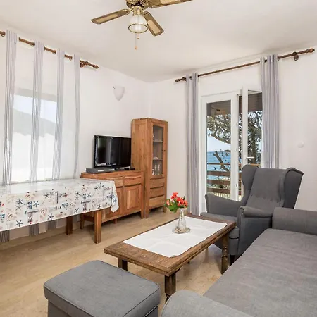 3 Bedroom Front In * Cres