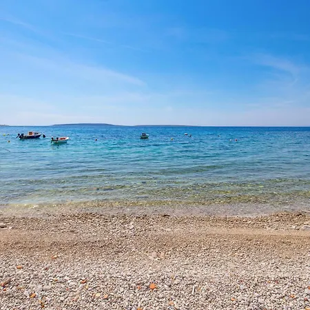 3 Bedroom Front In * Cres