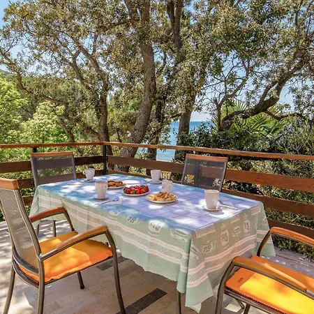 3 Bedroom Front In *