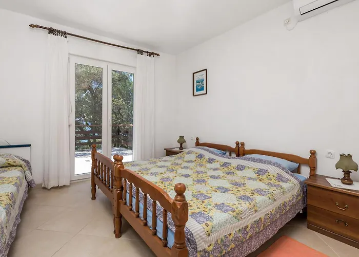 Apartment 3 Bedroom In Cres