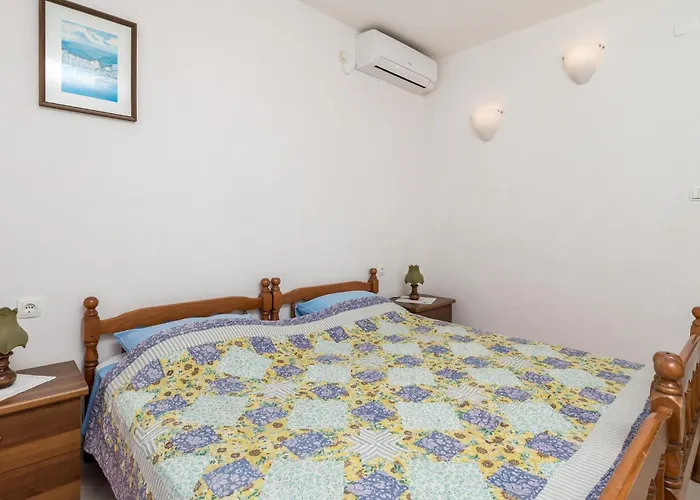 3 Bedroom In Apartment *