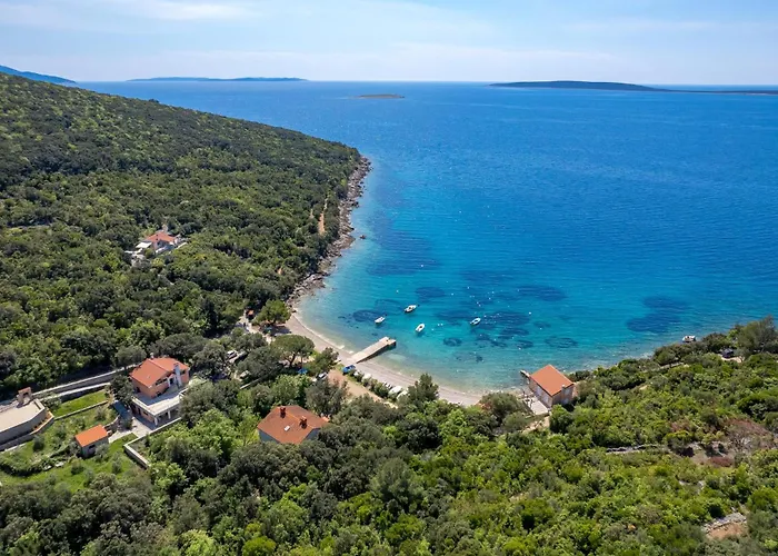 Apartment 3 Bedroom In Cres