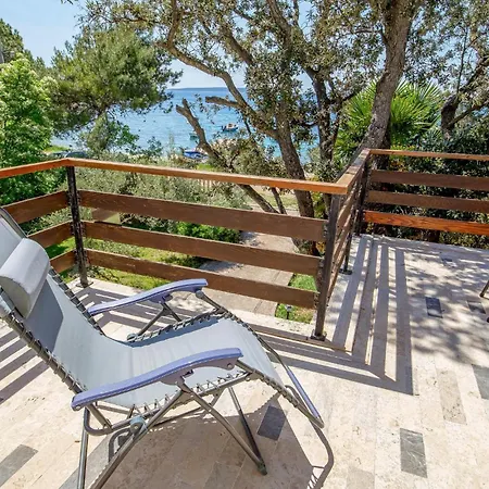 Appartement 3 Bedroom Front In Cres