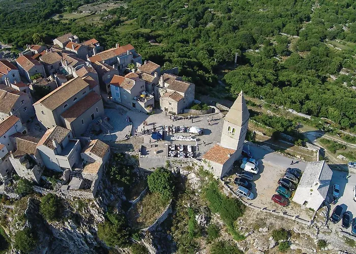 3 Bedroom In Διαμέρισμα *